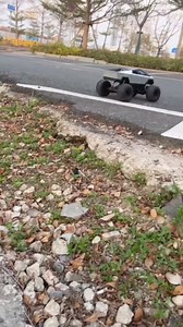 1/8 Scale Large Remote Control Cyber Pickup Truck, 4WD Off-Road RC Monster Truck, 2.4Ghz All-Terrain Climbing Car with Sound & Light Effects, Alloy Body, Ideal Gift for Kids Age 6+