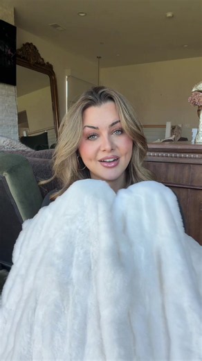 I love a soft blanket !! @Minky Couture #lola #minkycouture #blanket #lolablanket
