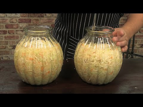 Sauerkraut in a jar / Oddajaparka