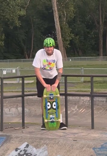 Skating a half pipe on my 12 inch pickle board!🥒🛹 #skate #skateboarding #skateprogress #foryou
