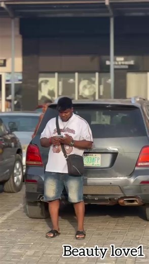 Surprising Kissing Prank That Will Make You Laugh