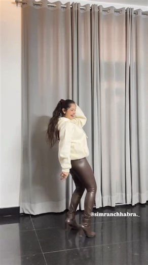 Simran❤|dance choreographer on Instagram: "Pouring out my heart for the choreography♥️ Dc: @simranchhabra._ #simranchhabra #adultdanceclass #danceclasses #adultsclass #danceclassinpanipat #weddingchoreography #weddingdances #adultsclass #weddingdance #kidsdanceclasses #kidsdanceclass #aitheyaa"