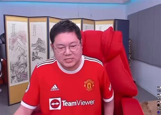 WHO TOOK THE BRITISH NATIONAL ANTHEM OFF THE SETLIST