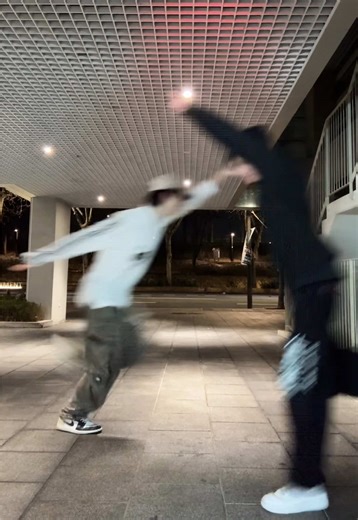 Walk It Out – Dance Your Way to Fitness