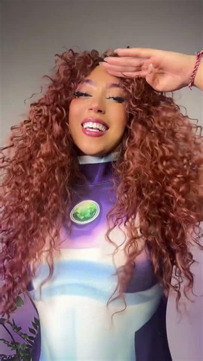 The people’s alien princess is hereeee #starfire #teentitans #starfirecosplay