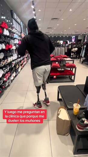 Cuando tienes que calar primero los tenis 👟 para ver si van a corrrer recio cus di pase el elotetero 🌽🌽 por si se me pasa y lo tengo que alcanzar corriendo 🏃 @🐶 Hilda🐮 @Nike @footlocker #jordan #airforce1 #snikers #shoes #tennis