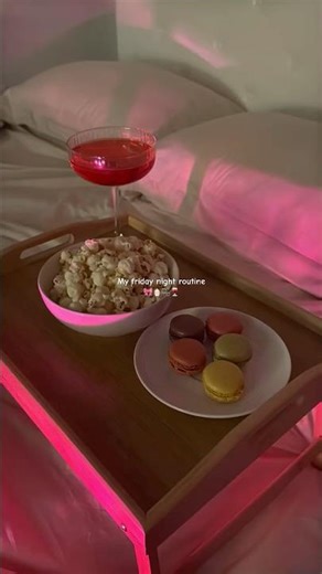 My friday night routine 🫧🎀 #nightroutine #routinevlog #skincare #showerroutine #viral #aesthetic
