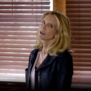 Is your bark worse than your bite? 🐶 Don't miss Courtney Thorne-Smith in an Emma Fielding Mystery: Site Unseen today at 3pm ❤️ | Movies 24