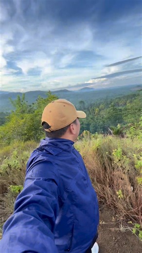 Mag day 4 mag hike gamay 😇💦 #laaganparinsa2025 #followersreelsfypシ゚viralシfypシ゚viralシ #reelsviralシfb #highlightsシ゚ #vlog2025 #followersreels #trendingreel #fypシ゚ #walkingchallenge #hike #katolugtiil | Jhon Carlo Sayson Agabon