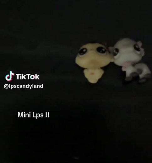 Mini Littlest Pet Shop Adventures with Strawberries