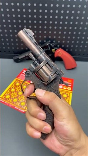 Vintage Metal Revolver Toy Model | Unboxing & Test