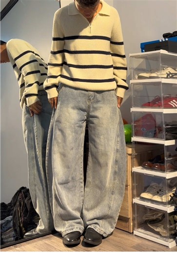 Stylish Outfit Ideas with Baggy Pants and Stripes Sweater