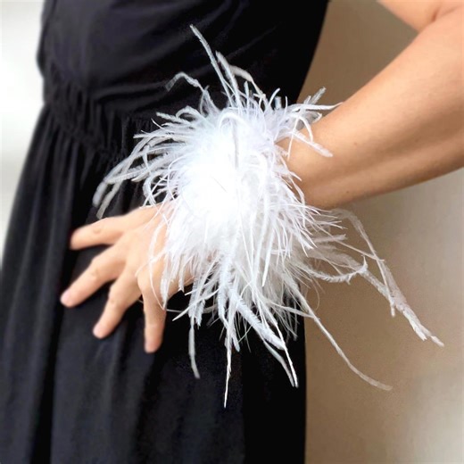 White Ostrich Feather Cuffs: Bridal Wedding Hens Party Wristband - Etsy