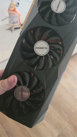 how to clean a graphics card
