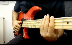 Miki Santamaria 终于想起来更新他的 SLAP Bass教程了