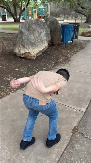 Over confident kid tries Heelys for first time #heelys #fails