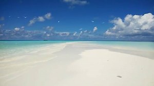 3.5K views · 729 reactions | Idyllic white sand beach and the amazing nature is right here    in Maldives.  Ukulhas Beach ( A.Atoll ~ Local Island Beach )  Ethicks | Maldives Islands | Facebook