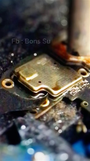 Easy way to remove the ic cover..#smartphonerepairs #technology #soldering #electronic