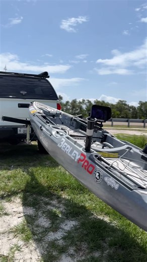 Yak Tribe™ Kayak Fishing on Instagram: "EASIEST WAY TO ROOF LOAD A KAYAK? @francofishes showed me the @berleypro loader that works by using gas struts to assist in pushing that kayak up when you're by yourself. Nice and smooth! #YakTribe #kayakfishing"