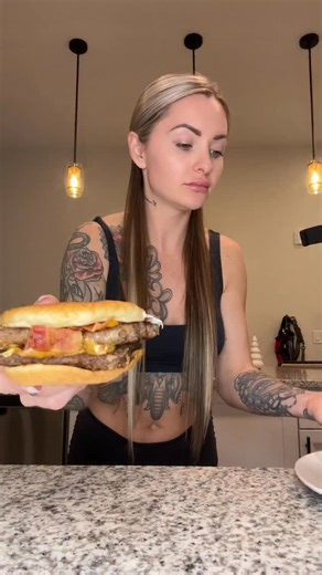 Shay Click on Instagram: "Macro friendly Wendy’s Double Baconator 🍔🔥 Macros for the burger: 541 cals, 52P, 33C, 21F Ingredients: 168 grams (3/4 cup) 96/4 lean ground beef salt pepper Aldi brioche bun 3 slices fully cooked bacon 2 slices Velveeta cheese 8 grams (~1/2 tbsp) Hellmann’s light mayo 8 grams (1/2 tbsp) G Hughes sugar free ketchup Directions: Split 168 grams (3/4 cup) 96/4 lean ground beef into two balls and add salt and pepper to them. Form each ball into a square (Wendy’s forms thei