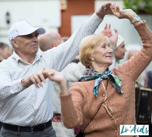 8 Fun And Simple Indoor Activities For Seniors (With Videos)