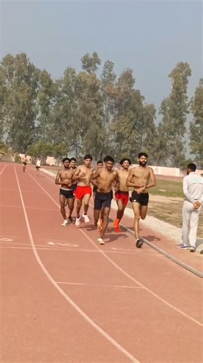 morning today workout is 12 km pace running timming 3 minutes 55 second 😱 and 150 m ki 5 set timeing