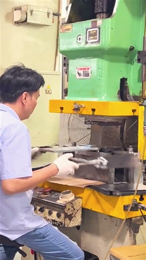 iron plate printing process with a light bending machine #shorts