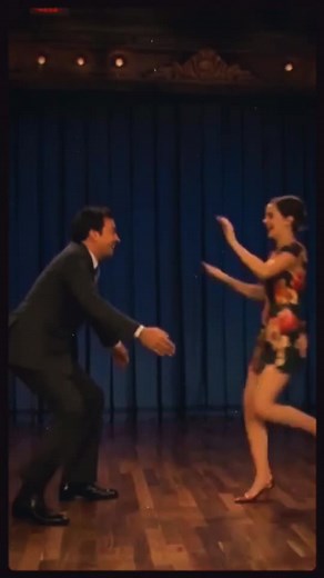 Emma Watson dancing with Jimmy Fallon!💃🏼🕺🏼 #emmawatson #jimmyfallontonightshow #jimmyfallon #hp #harrypotter