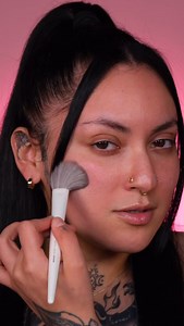 Our #ICONIC Makeup Masterclass makeup artist @facegod__⁠ takes center stage! 🖤🎀⚡️⁠ ⁠ Products Used ⤵️⁠ Magic Star™ Concealer⁠ Orgy 2 Palette*⁠ Skin Frost™ ‘Ice Cold’⁠ ‘Princess Cut’⁠ Watermelon Wealth Lip Oil⁠ ⁠Magic Candy™ Color Corrector⁠ Magic Star™ Liquid Blush ‘Never Subtle’ ‘Watermelon Latex’⁠ Jeffree Star Approved Mascara ‘White’⁠ Velour Liquid Lipstick ‘Iconic Behavior’⁠ Supreme Gloss⁠ ⁠ MUA & Model @facegod__⁠ Video @kaylammendez⁠ ⁠ #jeffreestar #jeffreestarcosmetics #velourlipstick ⁠