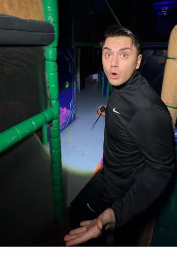 Gruselige Nacht im Kinderspiele Paradies