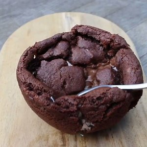 14M views · 87K reactions | Nutella Marshmallow Cookie Cup Explosion | FOODbible | Facebook