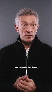 "Tout le monde pensait que j'étais devenu fou" De la scène mythique devant le miroir à celle où il brandit son arme, Vincent Cassel revient sur les moments clés du tournage de La Haine, dont il garde toujours un souvenir marquant. | GQ France