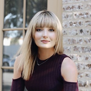 クリスティーナロビンソン『デクスター』娘役の今現在の年齢や身長は？ インスタや双子の妹、純資産や他出演作などWikiより詳しく！