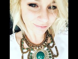 #002 Boucles carré plongeant court hyper facile (Mademoiselle Karine)