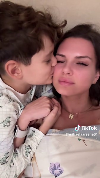 Videoclipuri postate de Mihaela Arsene (@mihaelaarsene31) cu Te voi iubi - Fantomel