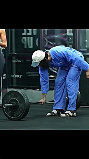 Anatoly's Hilarious Bodybuilder Prank at the Gym