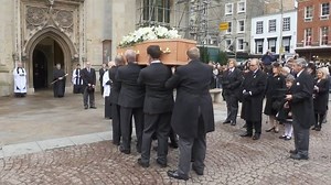 20K views · 383 reactions | Stephen Hawking's funeral cortege arrived in silence, followed by spontaneous applause. A beautiful moment. Turn  on | Cambridgeshire Live | Facebook