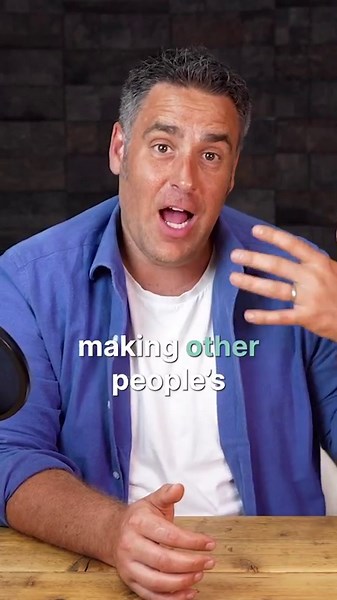 Are you a people-pleaser? Here’s a hidden cost of people-pleasing ⬆️ People-pleasers tend to prioritise the needs of others over their own. They need constant approval, always strive to meet the expectations of others and struggle to say no. In this video, I discuss how these people-pleasing habits can significantly contribute to burnout. Burnout is a state of physical, emotional, and mental exhaustion caused by chronic stress. To reduce the risk of burnout and maintain overall well-being, we ne