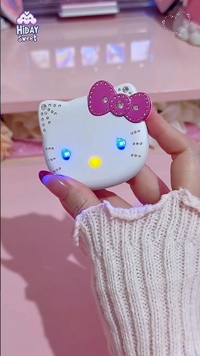 The cutest flip phone ever (Hello Kitty version!) 💗 #hidaysweetstyle