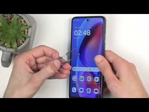 How to Insert SIM and SD Card into MOTOROLA Moto E15