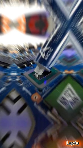 🎯 أمتى لازم تروح تنظف اللابتوب من الداخل وتفكر تغيّر الكولر؟ ✅ لو بتلاحظ الحاجات دي على جهازك، يبقى لازم تتحرك فورًا: 🔻 صوت مروحة عالي جدًا حتى وانت مش بتستخدم برامج تقيلة 🔻 الجهاز بيسخن بسرعة وبيفصل فجأة 🔻 أداء الجهاز بقى بطيء بدون سبب واضح 🔻 بتحس إن الجهاز بيتهنج أو بيعمل "تهنيجة الموت" وسط الشغل 🔻 الجهاز عدّى عليه سنة أو أكتر من غير ما يتفتح ويتنضف 💡 تنظيف الجهاز من الداخل وتغيير المعجون الحراري أو الكولر أحيانًا بيكون الحل السحري لمشاكل كتير! 🧰 بنوفر خدمة صيانة احترافية: ✅ تنظيف احتر