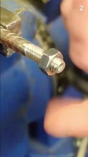 proses pembuatan drat pada baut menggunakan alat khusus #shorts