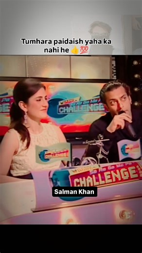 SALMAN KHAN on Instagram: "###日本は、🎭 💯 人々の「一歩一歩」を電力に変える革新的な技術を導入しています。 それが「圧電タイル（ピエゾエレクトリック・タイル）」です。 このタイルは、歩行者が踏むたびに生じる圧力と振動のエネルギーを吸収し、 その機械的な力を電気エネルギーに変換します。 内部に埋め込まれた圧電素子がわずかに変形することで、 微小な電流が発生します。 一歩一歩は小さな電力ですが、何百万もの歩行が重なれば、 LEDライト、デジタルディスプレイ、センサーなどを動かす 十分な電力が生み出されるのです。 東京・渋谷駅のような人通りの多い場所では、 1日に約240万歩がこのシステムに貢献しています。 この電力は蓄電または即時利用が可能で、 従来の電力供給への依存を減らし、 持続可能な都市インフラの発展を支えています。 日常の「歩く」という行為が、 未来の再生可能エネルギーを生み出す力に変わっているのです。⚡ #日本 #圧電タイル #ピエゾエレクトリック #歩行発電 #渋谷駅 #再生可能エネルギー #スマートシティ #テクノロジー #革新 #環境保護