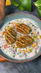 Quinoa, bean and veggie cutlets ✨ This easy, healthy and quick Lunch/Dinner option is crunchy outside soft inside served with a refreshing raita on side.. It’s high in protein and can be served as a quick snack or party appetiser too! Takes hardly 15 minutes if you have boiled quinoa and kidney beans/ rajma in hand 🙌 Join my Broadcast channel to get the link for detailed recipe with how to cook Quinoa.. Or comment “Lunch” and I will send you the link! #healthylunch #easydinners #healthyrecipes 