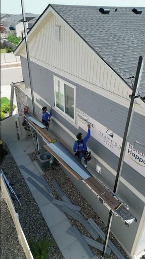 How to tear off old vinyl siding with a siding scaffold! 🏡 #sidinginstallation #construction