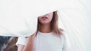 【画像】Adoの素顔はクールで中性的！昔のバンド時代の写真が可愛い | s o r a n o - m a d o