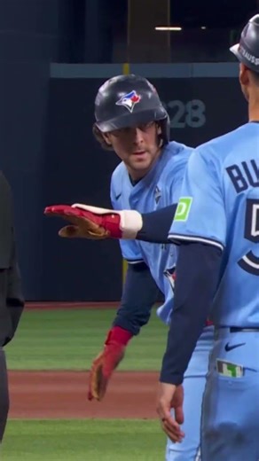 Mookie Betts can’t make routine play! #mlblb #dodgers #bluejays #shorts #short #sports #sport