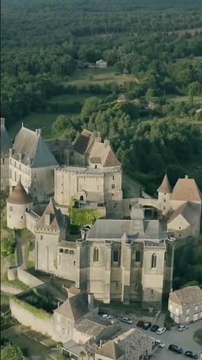 Château de Biron - Discover the Magnificent Secrets of Château de Biron!