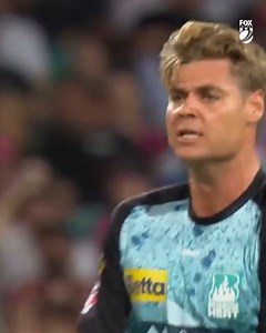 Too hot to handle 🔥 The Brisbane Heat bowlers put on a show in BBL|13! | BBL