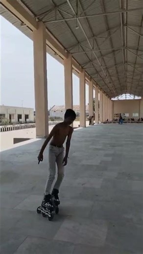 URBAN SKATING STUNTS 😱😎 #skates #roadskating #rollerskating